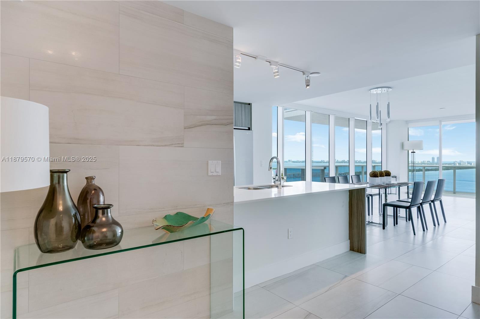 image Bay House Miami Condo2