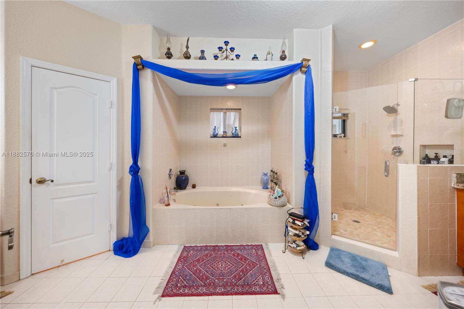 16533 NW 77th Path Miami Lakes, FL 33016