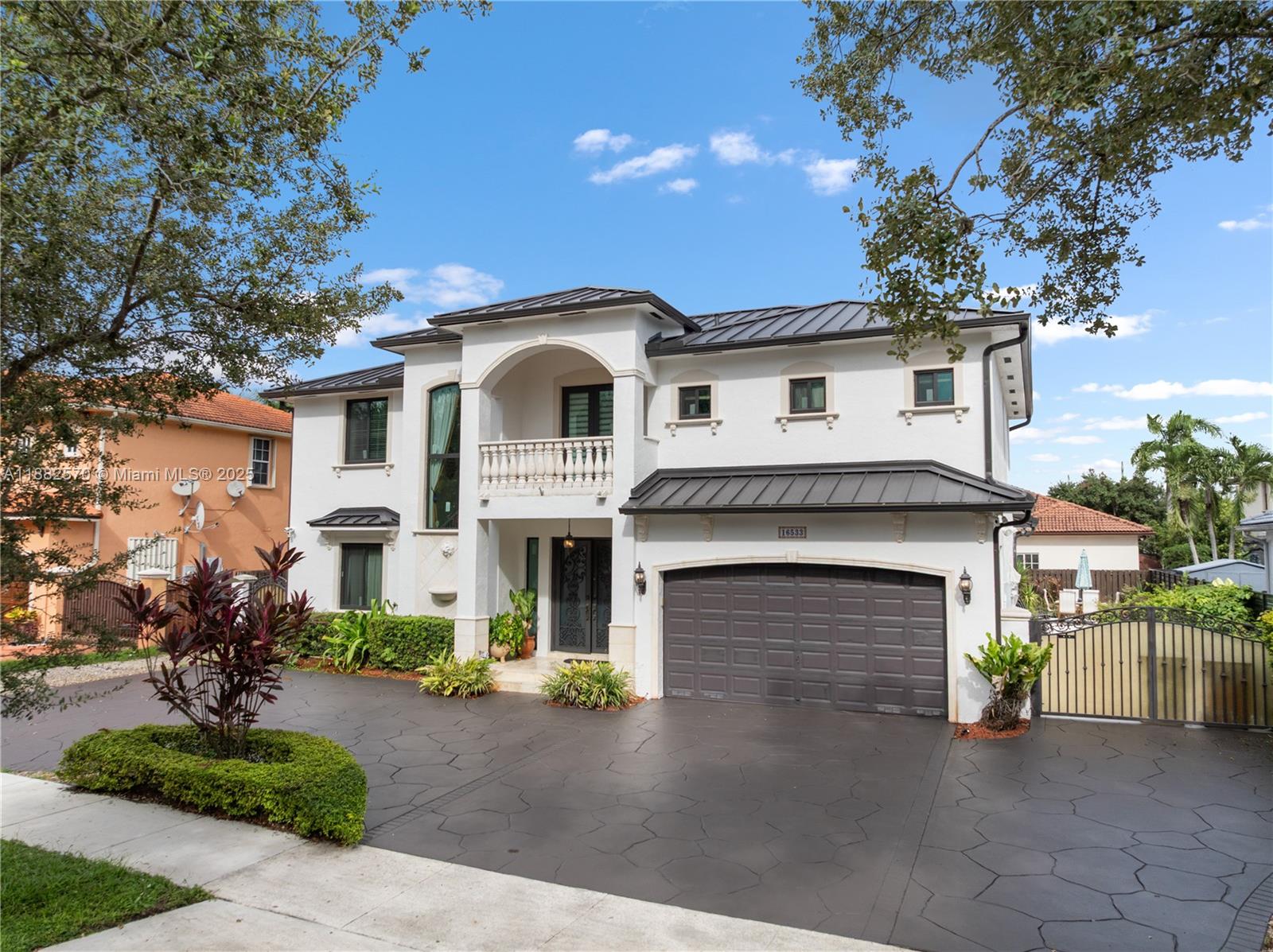 16533 NW 77th Path Miami Lakes, FL 33016