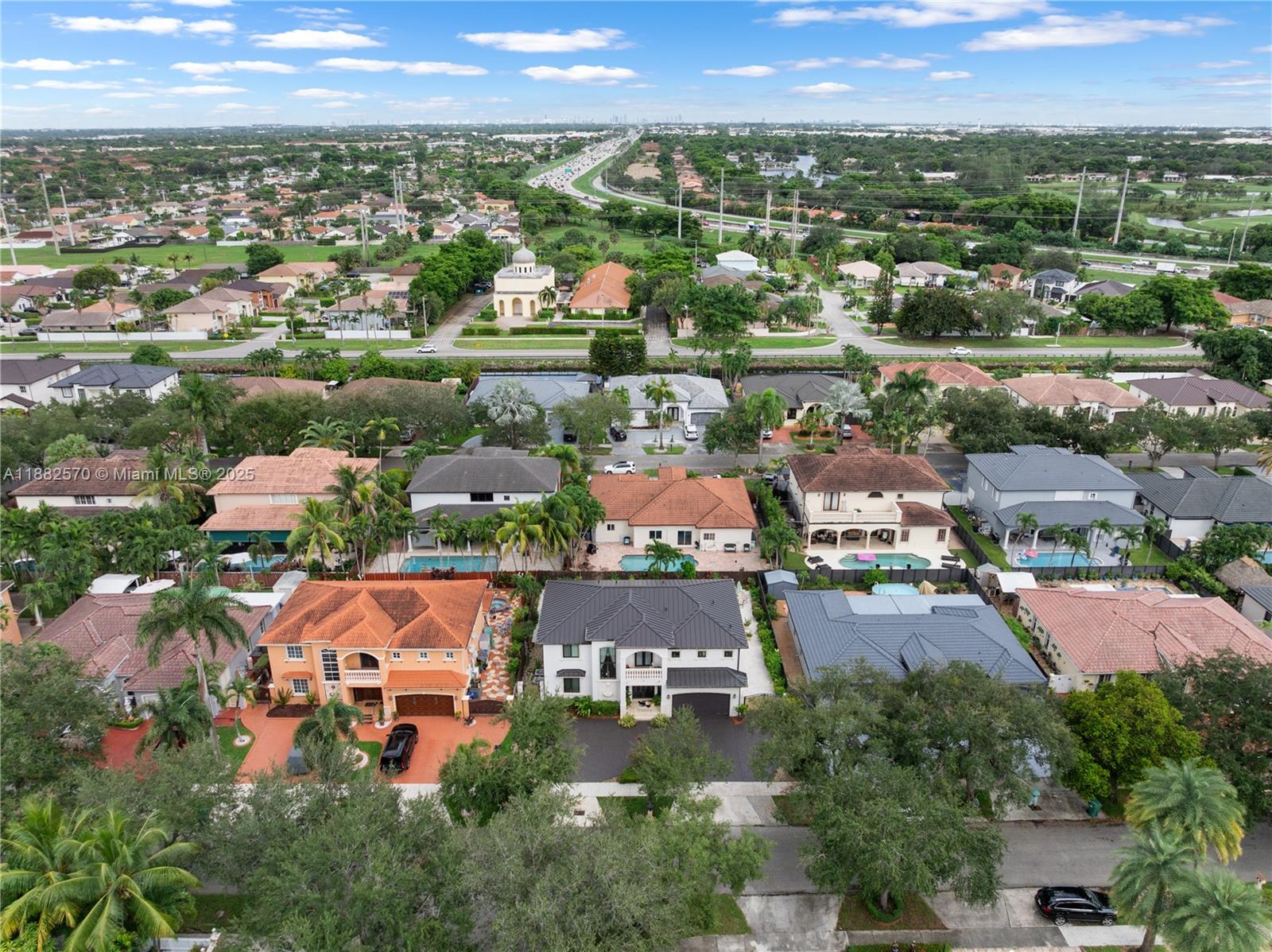 16533 NW 77th Path Miami Lakes, FL 33016