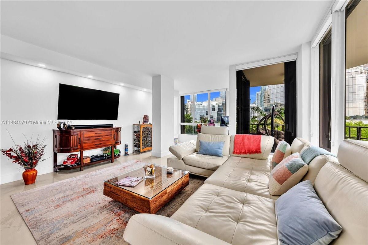 image Brickell Key One3