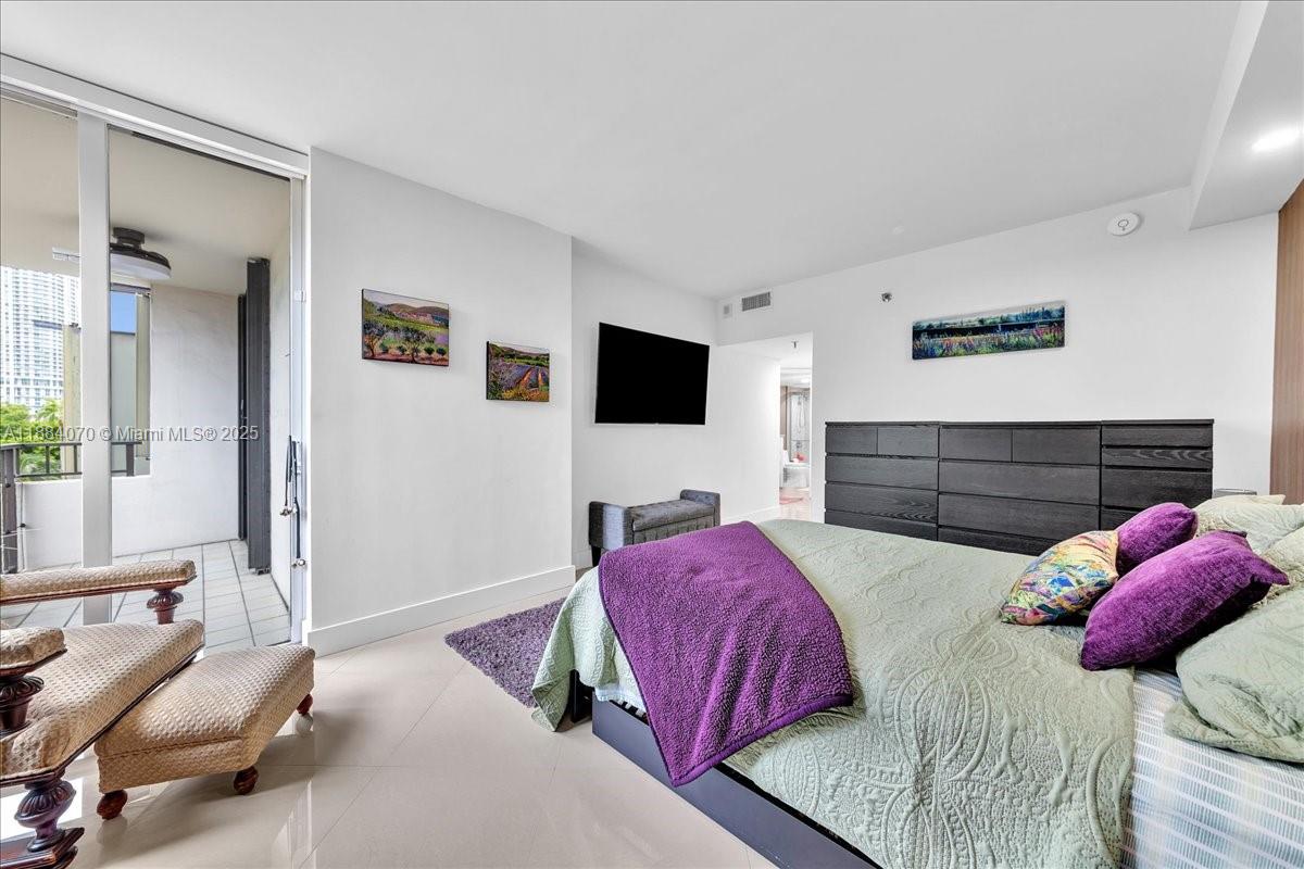 image Brickell Key One42