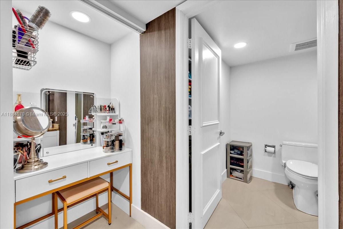 image Brickell Key One43