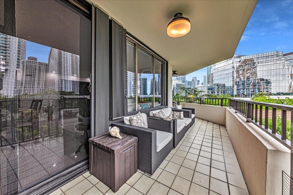 image Brickell Key One48