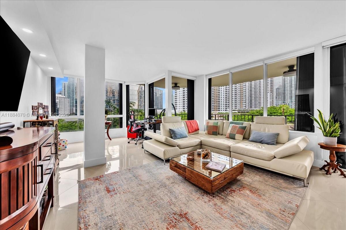 image Brickell Key One4