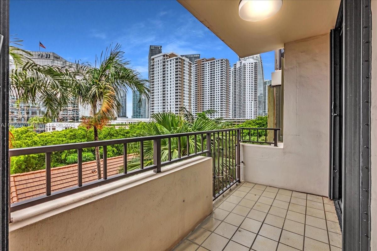 image Brickell Key One52