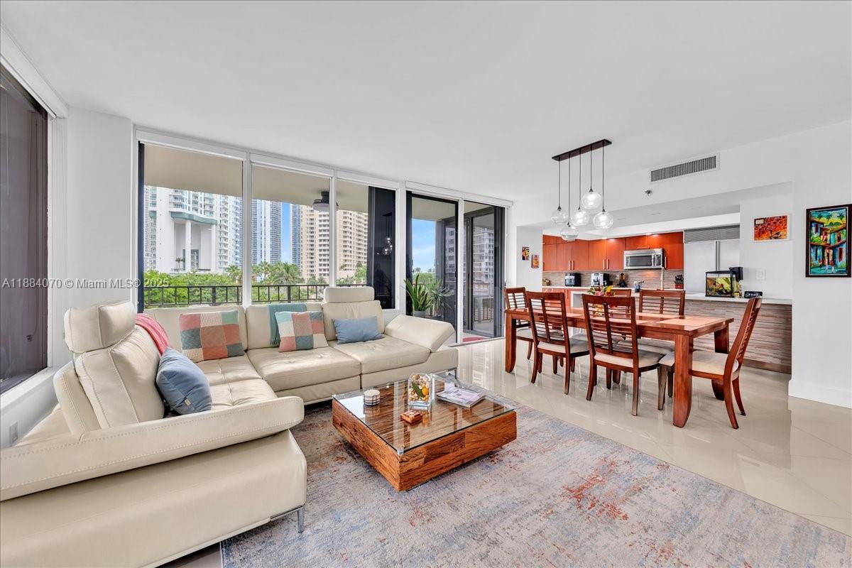 image Brickell Key One5