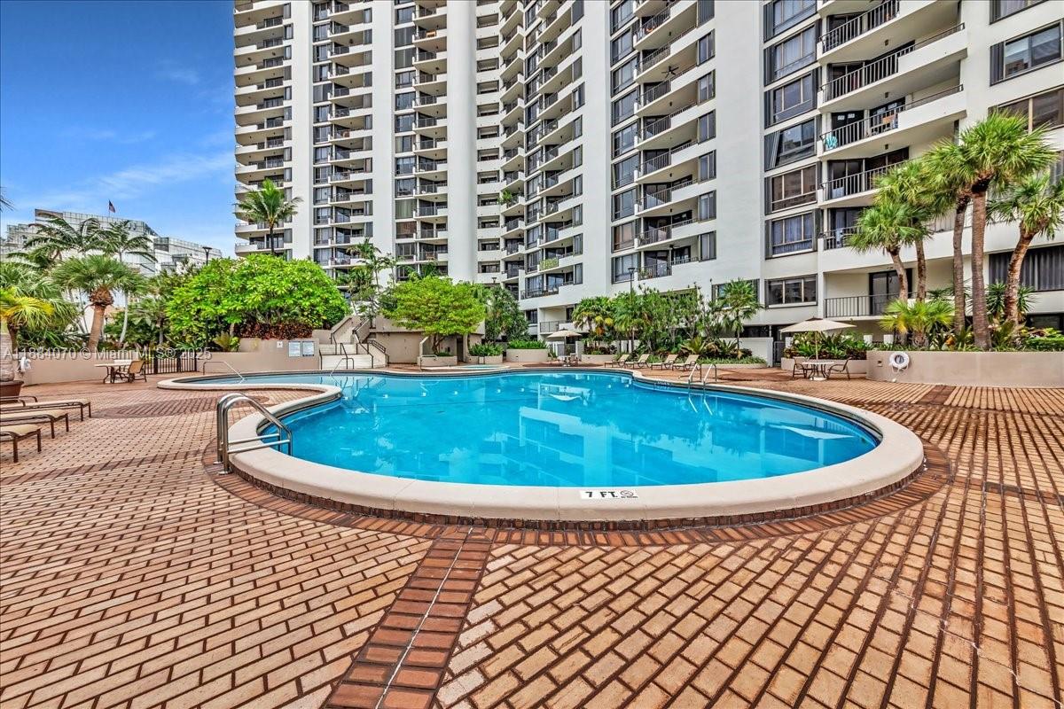 image Brickell Key One64