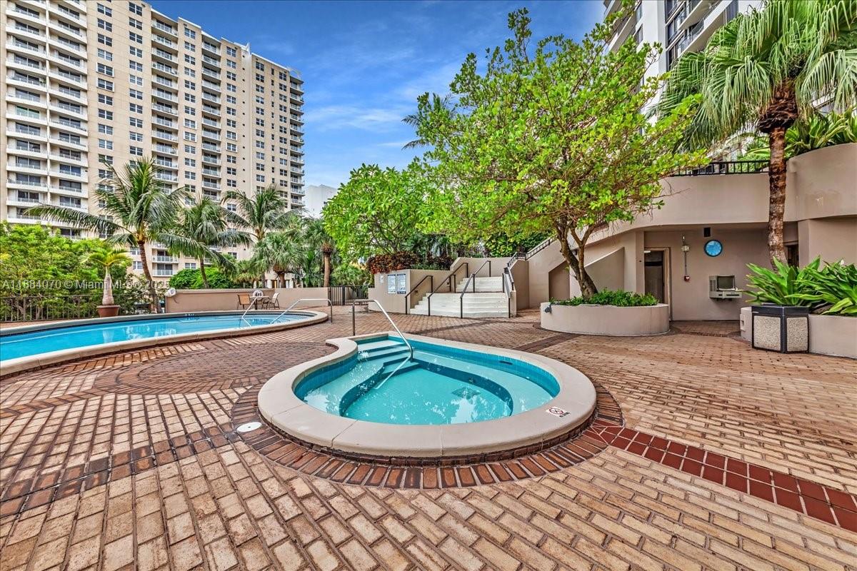 image Brickell Key One65