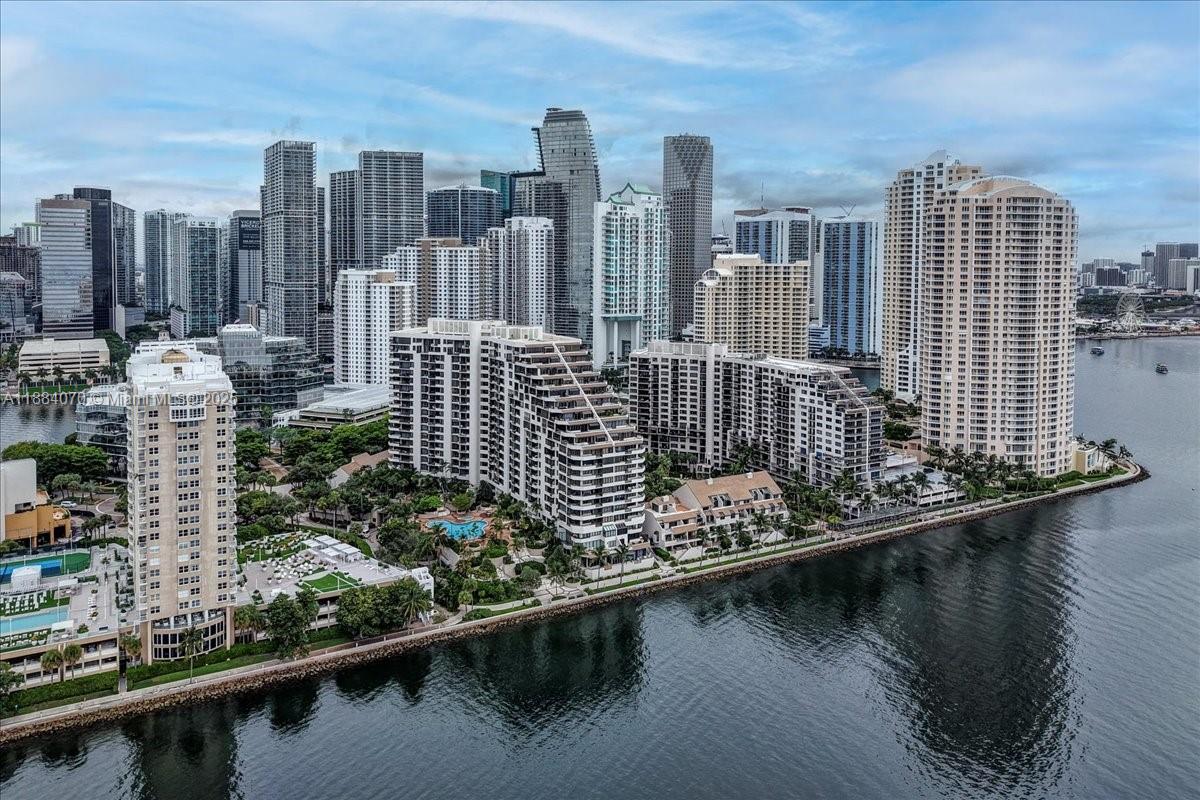 image Brickell Key One74