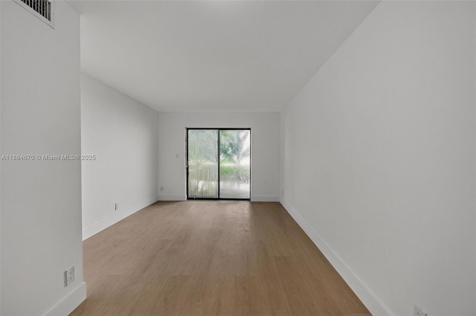 4198 Lakeside Dr #4198 Tamarac, FL 33319