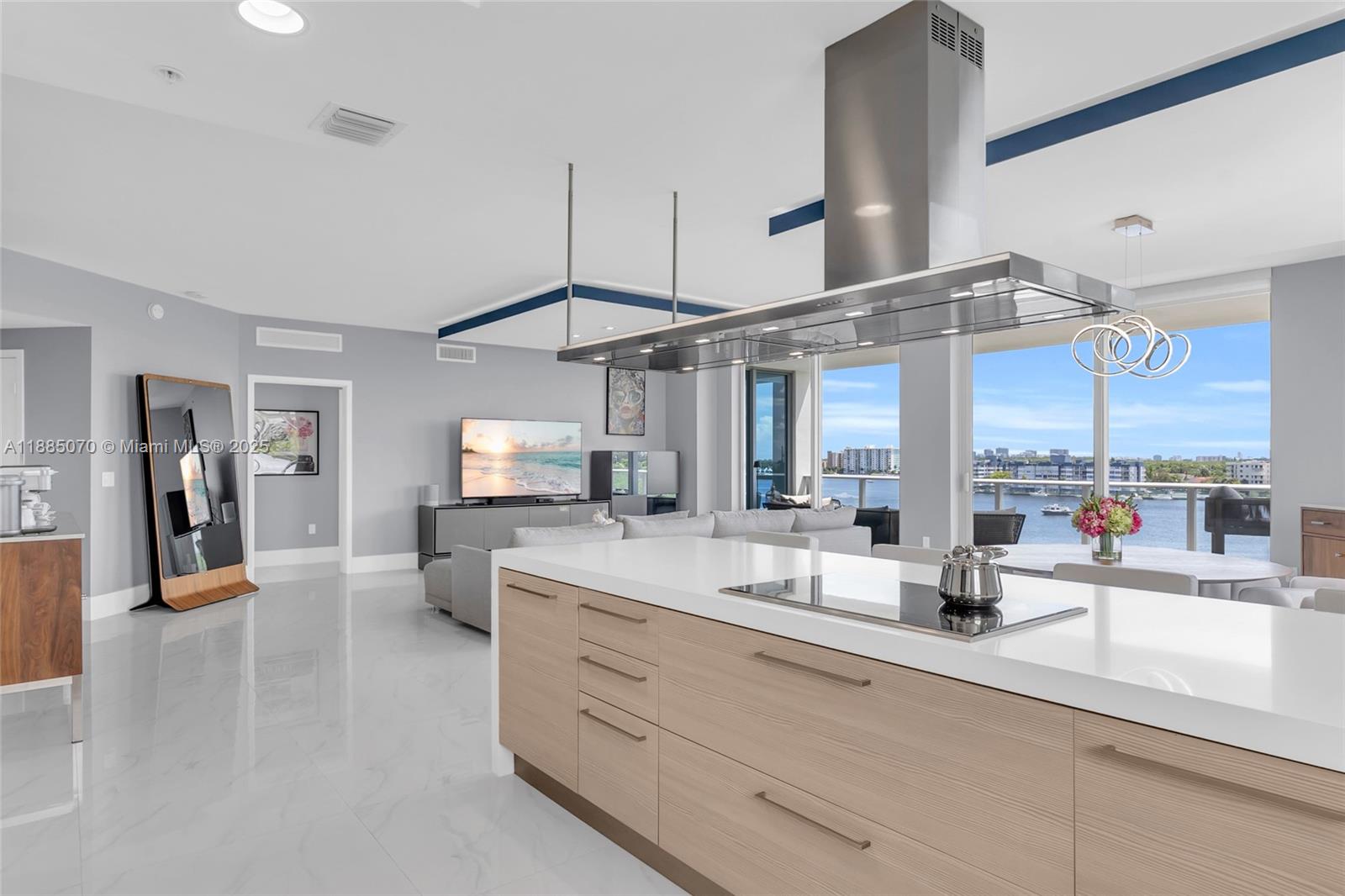 17111 Biscayne Blvd #602 North Miami Beach, FL 33160