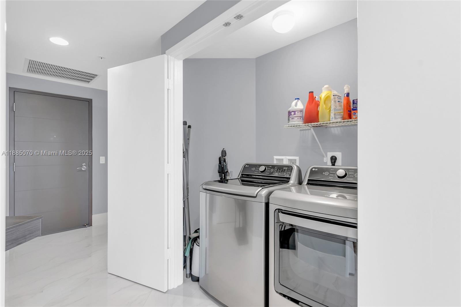 17111 Biscayne Blvd #602 North Miami Beach, FL 33160