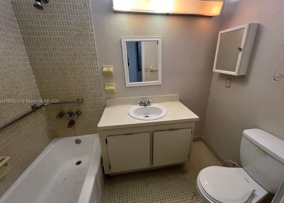 19080 NE 3rd Ct #312 Miami, FL 33179