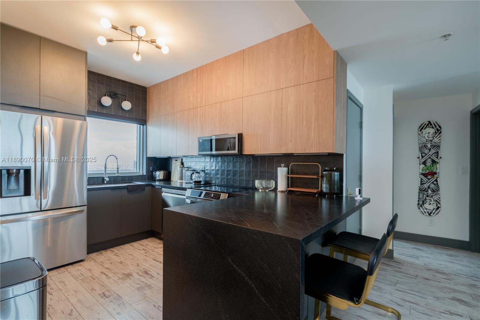 image Blue On The Bay4