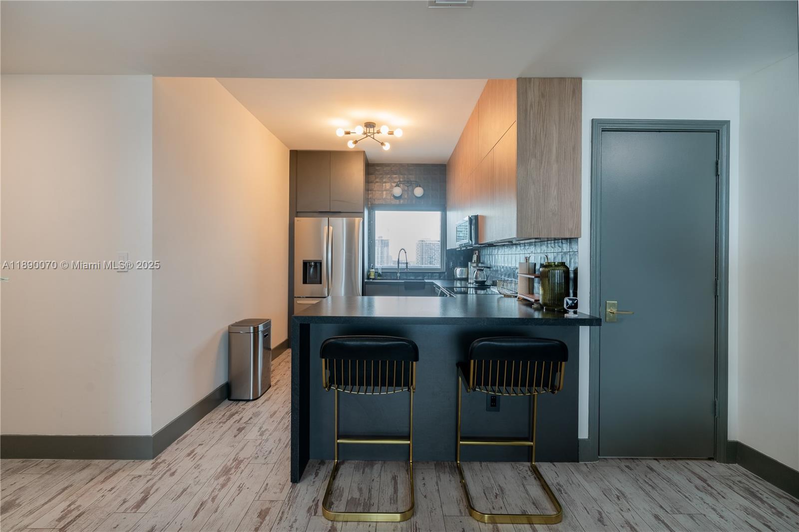 image Blue On The Bay8