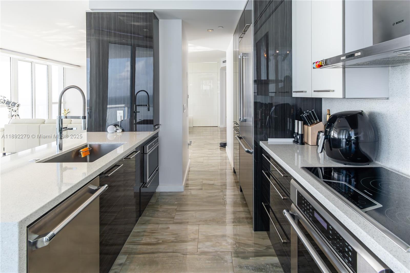 16425 Collins Ave #OS16A Sunny Isles Beach, FL 33160