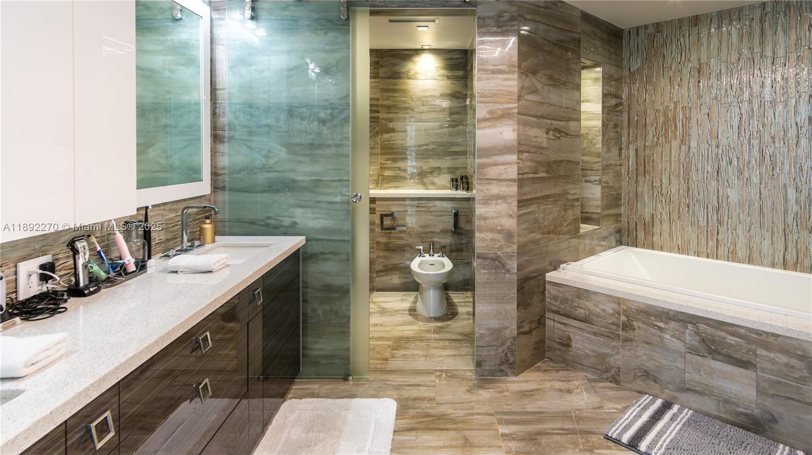 16425 Collins Ave #OS16A Sunny Isles Beach, FL 33160