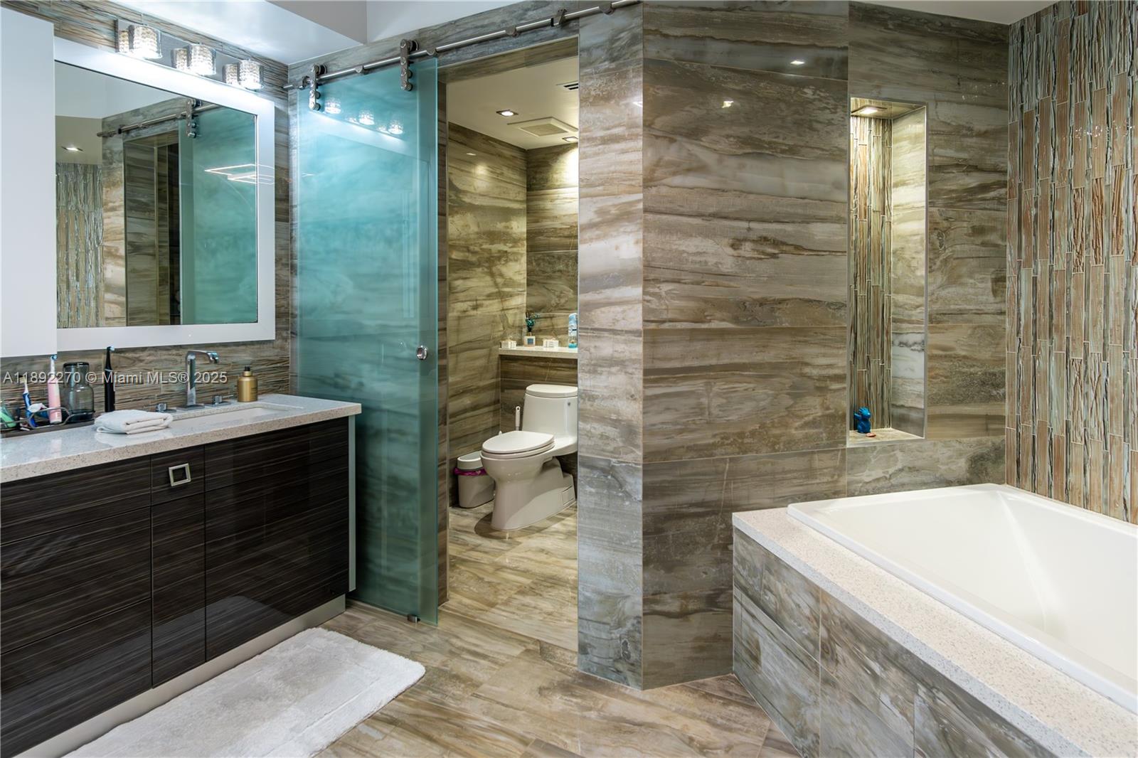 16425 Collins Ave #OS16A Sunny Isles Beach, FL 33160