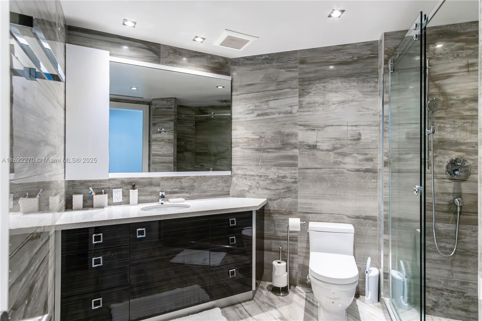 16425 Collins Ave #OS16A Sunny Isles Beach, FL 33160