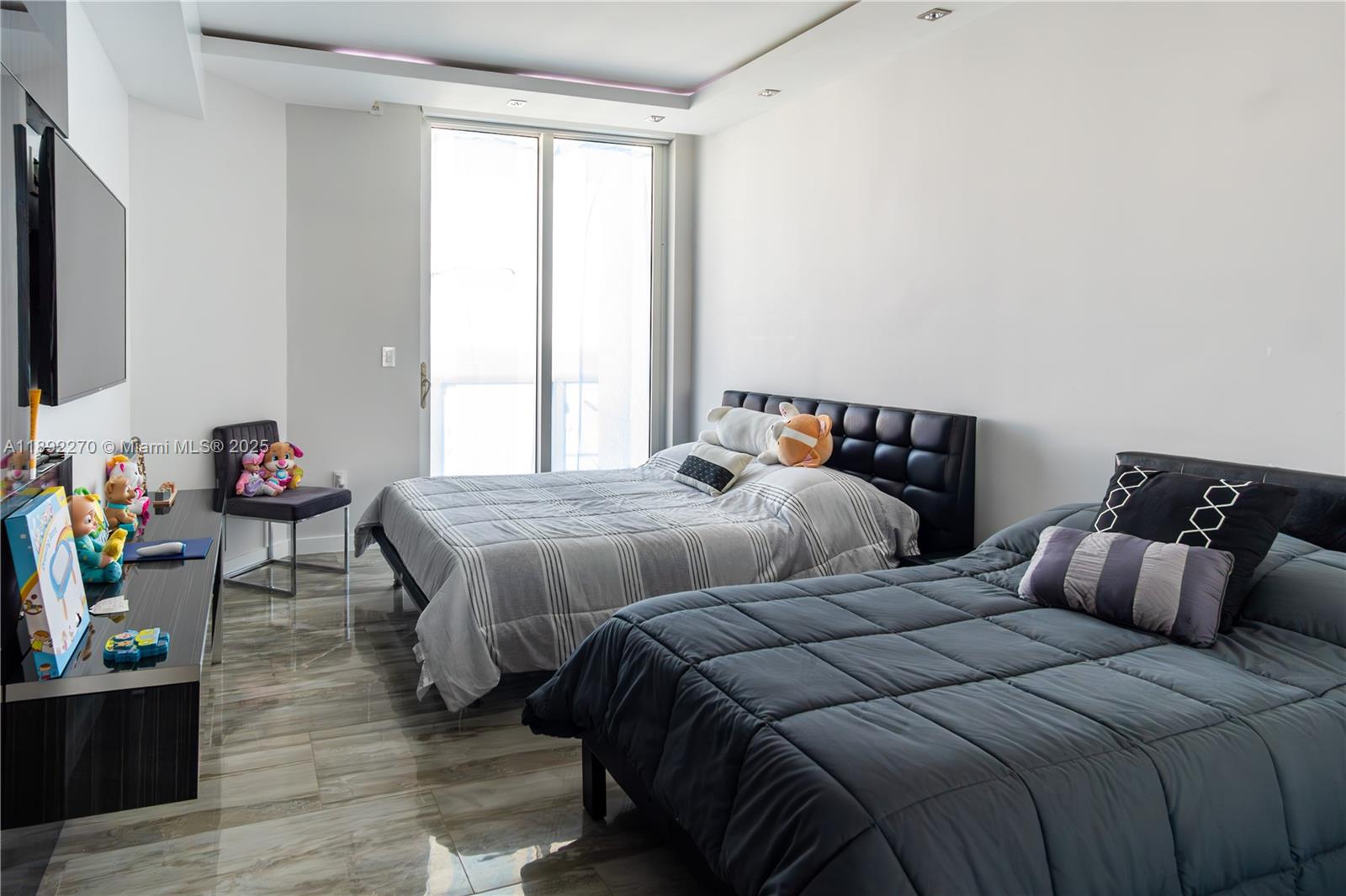 16425 Collins Ave #OS16A Sunny Isles Beach, FL 33160