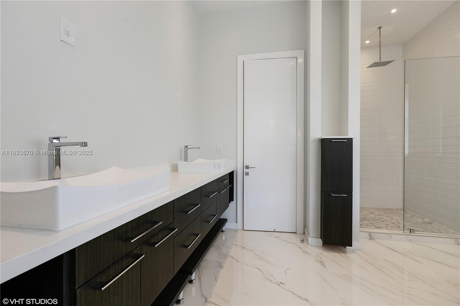 7015 Mira Flores Ave Coral Gables, FL 33143 7015 Mira Flores Ave Coral Gables, FL 33143