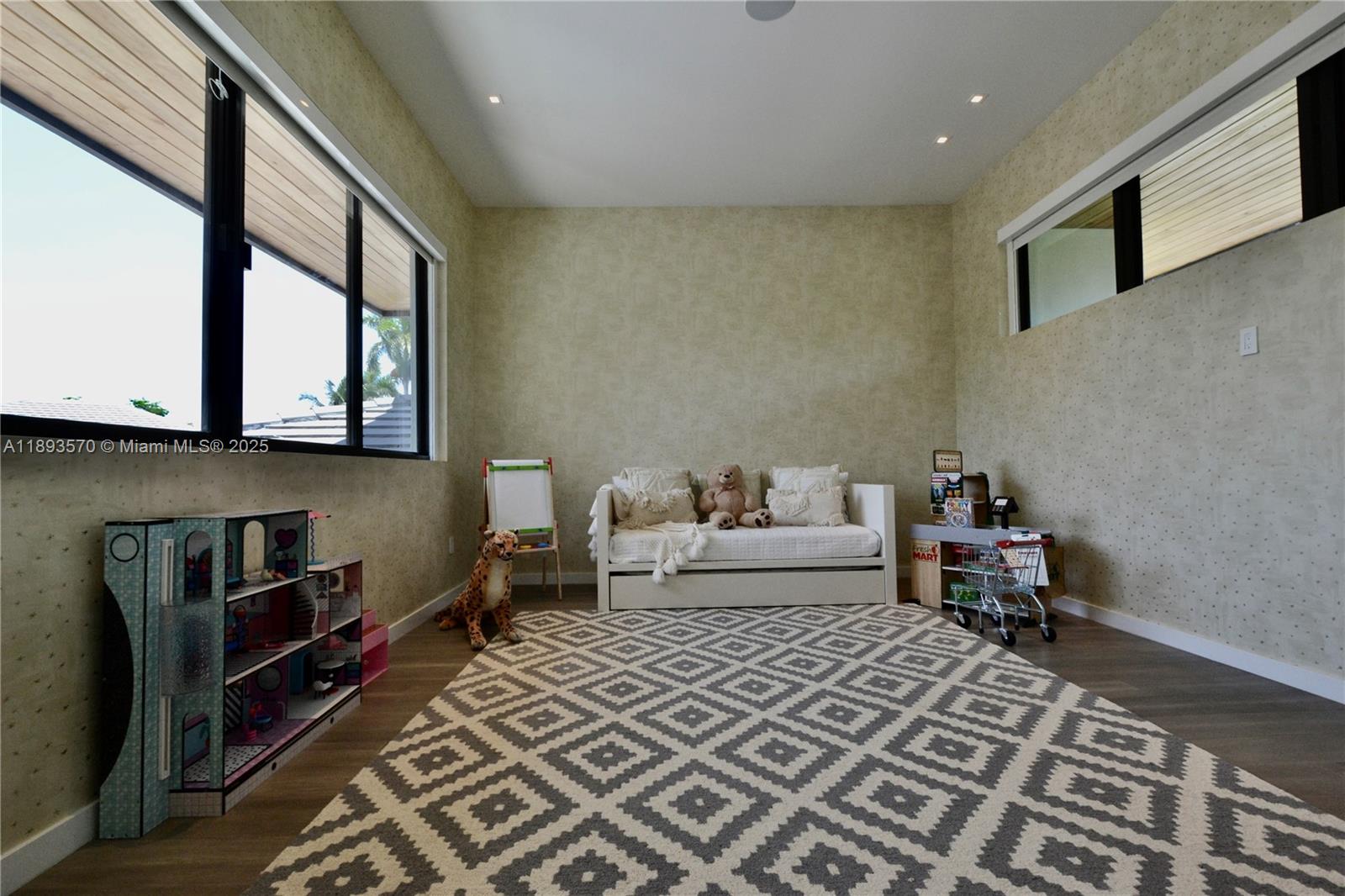 7015 Mira Flores Ave Coral Gables, FL 33143 7015 Mira Flores Ave Coral Gables, FL 33143