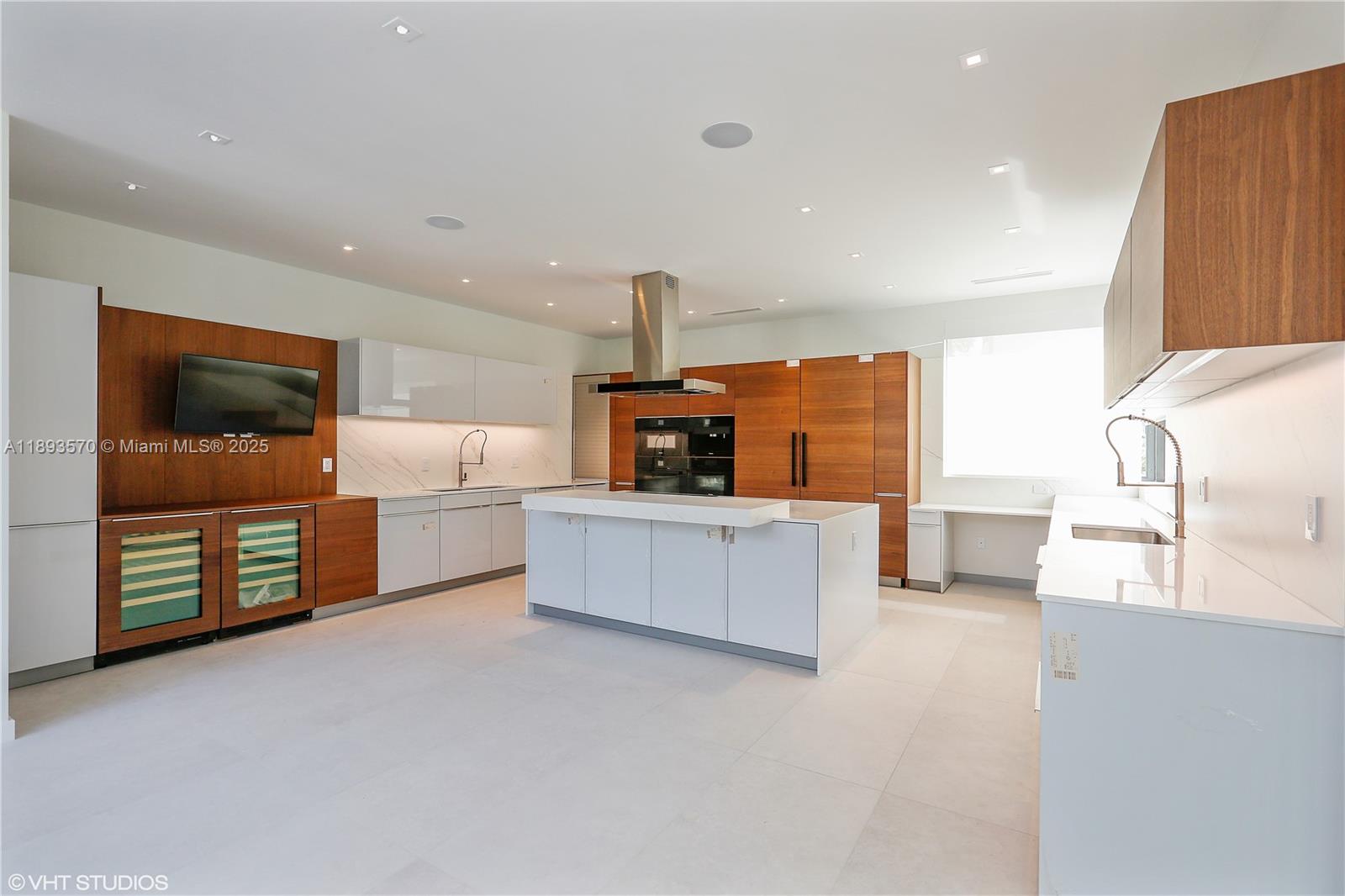 7015 Mira Flores Ave Coral Gables, FL 33143 7015 Mira Flores Ave Coral Gables, FL 33143