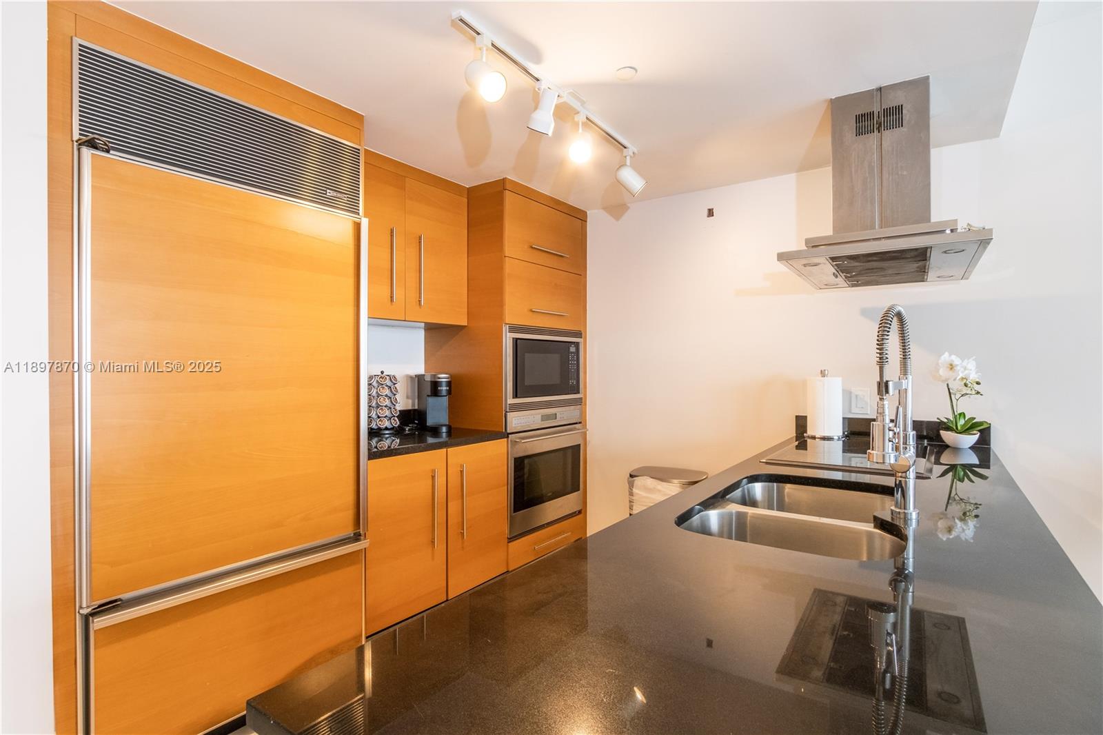 485 Brickell Ave #3506