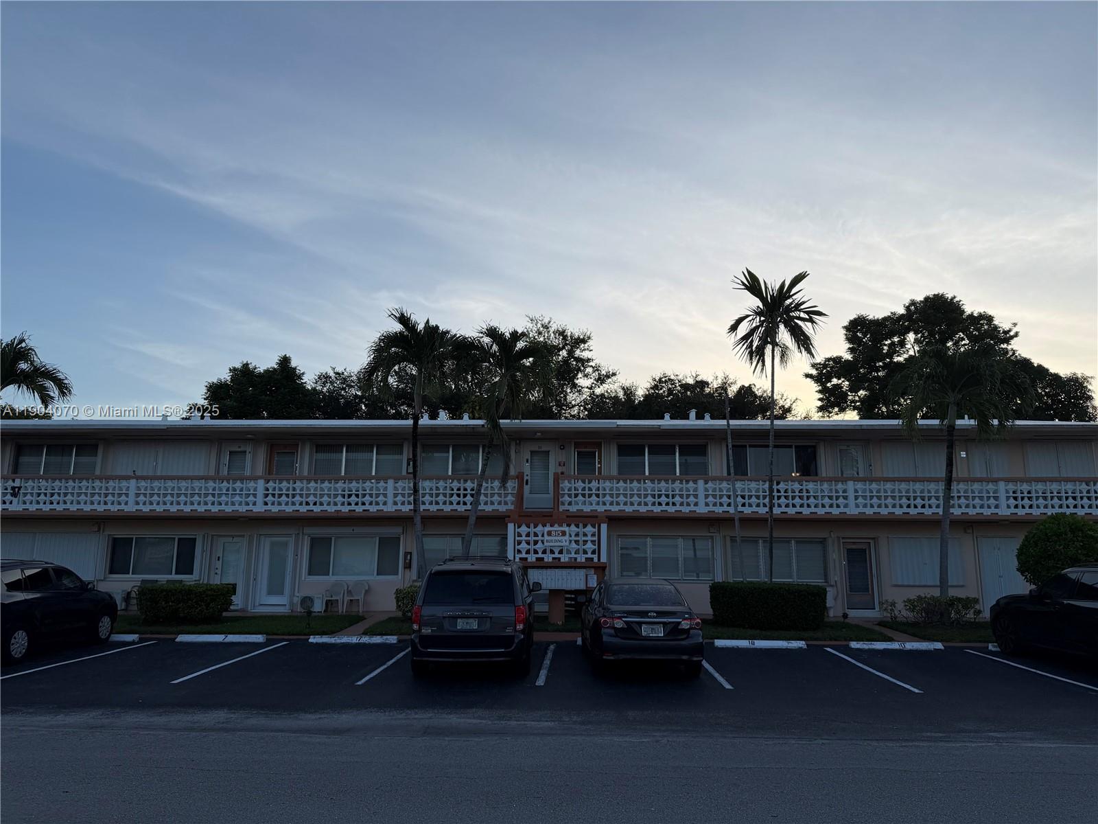 815 SW 10th Ter #15V