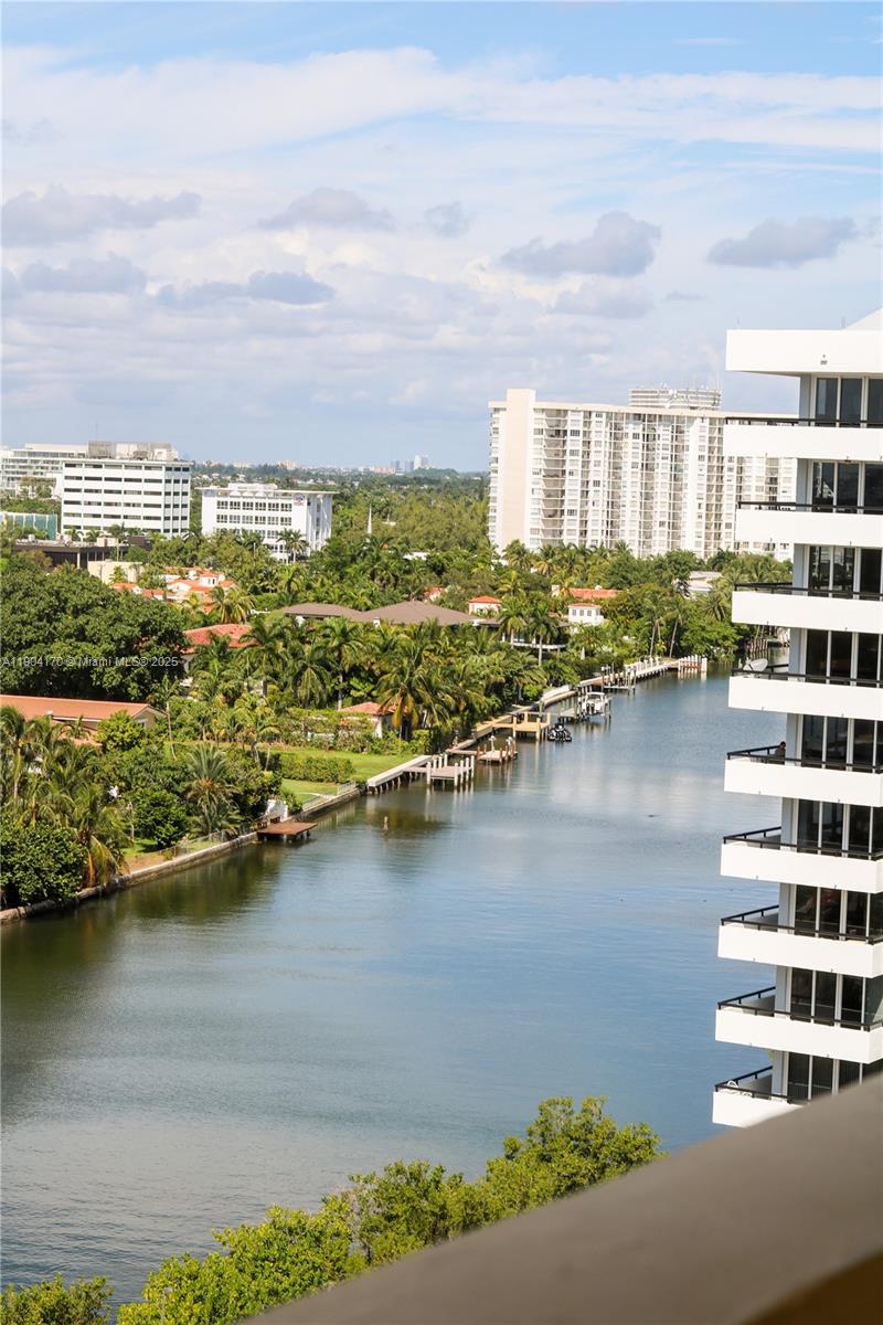 3100 Collins Ave #1605