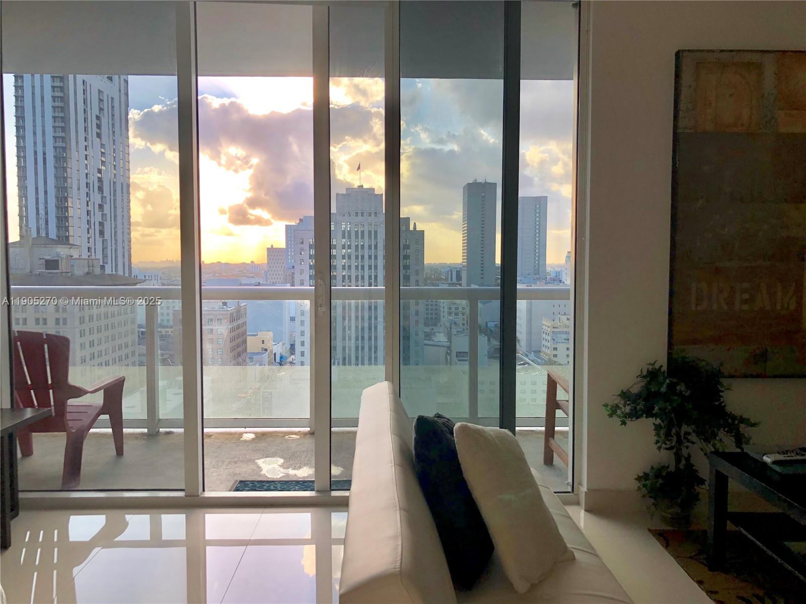 50 Biscayne Blvd #1809
