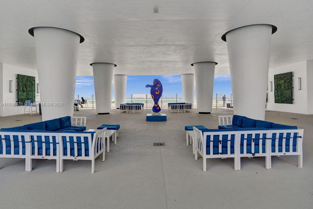 image 1800 Club Condominium19