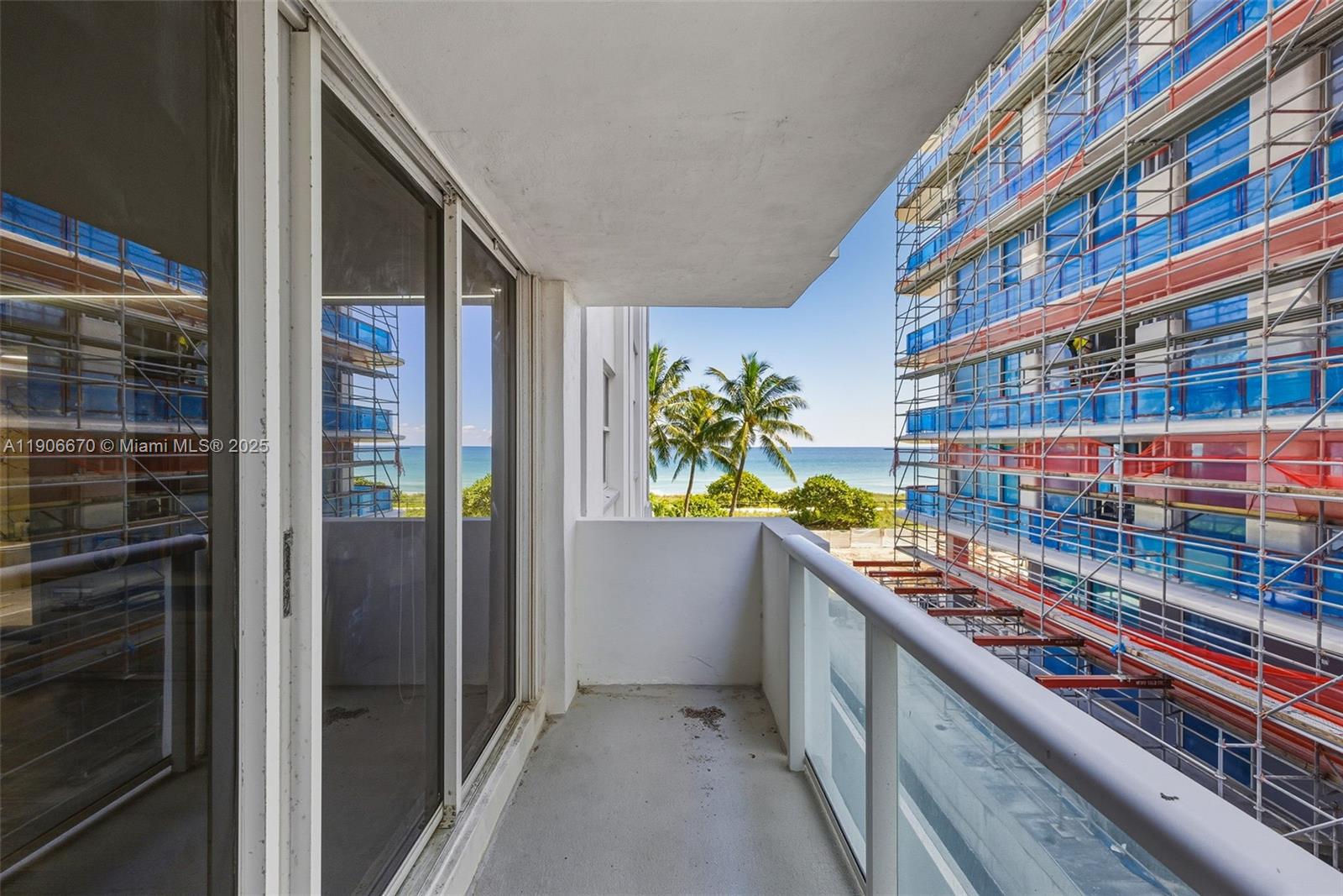 image Carlisle On The Ocean11