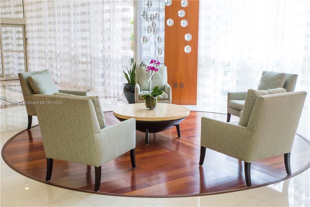 image La Gorce Palace Condo11