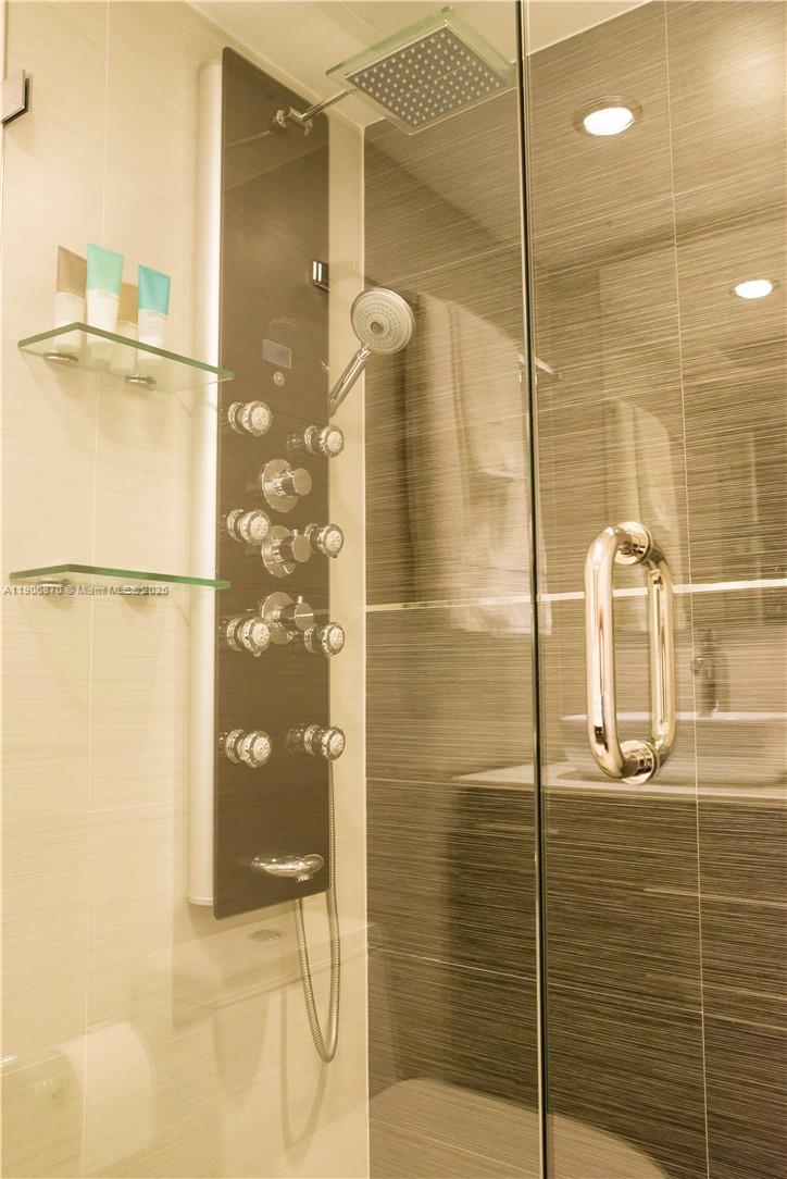 image La Gorce Palace Condo21