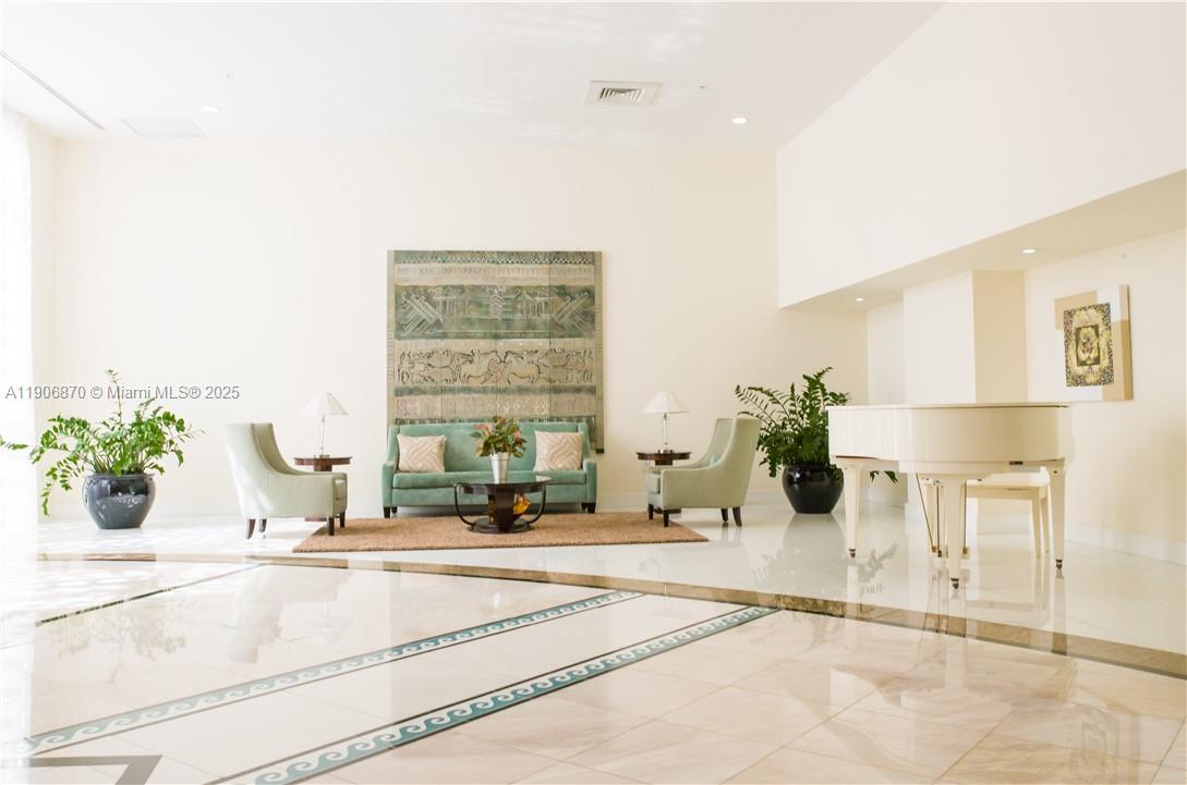 image La Gorce Palace Condo31