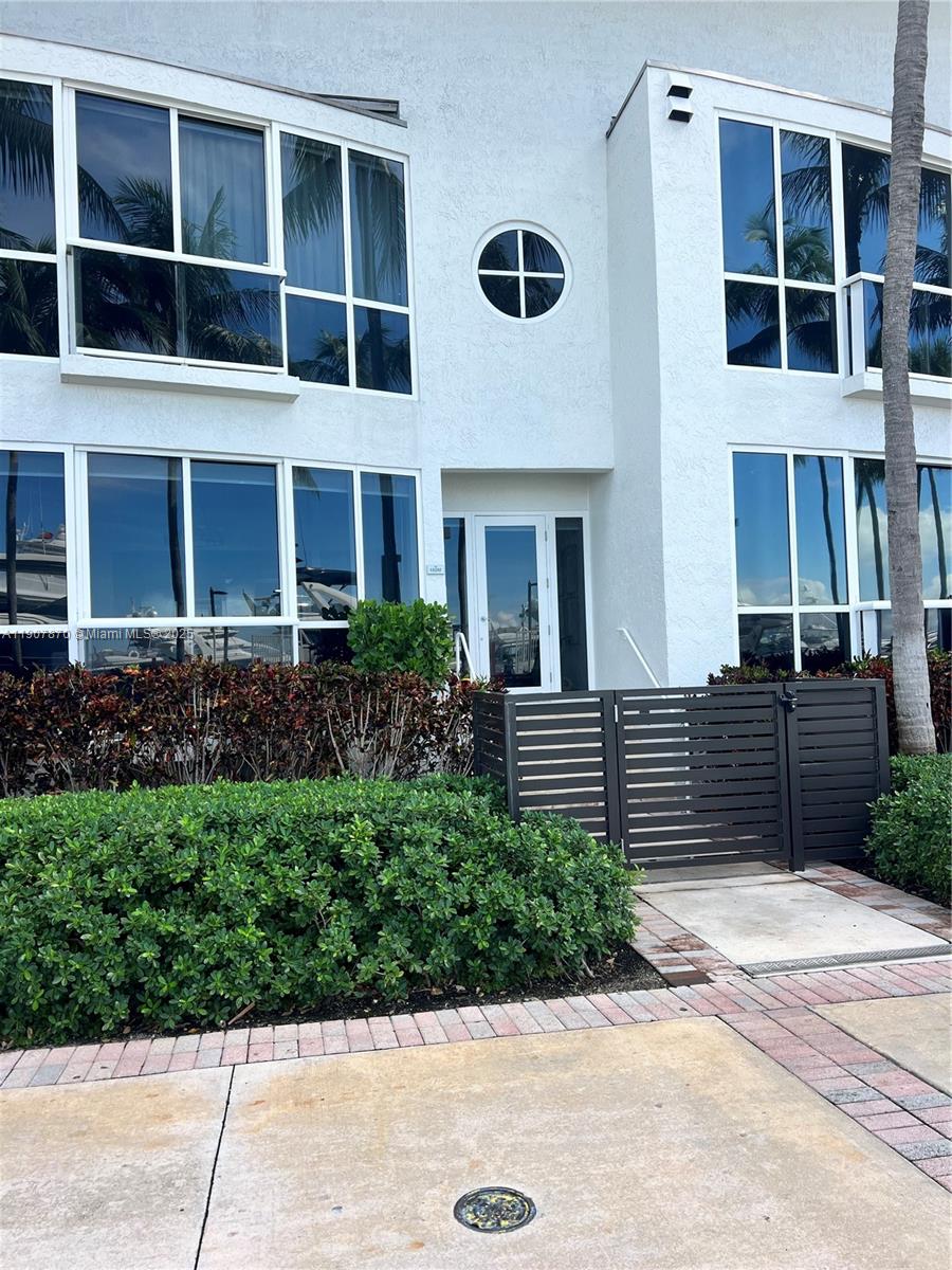 400 Alton Rd #TH-3M Miami Beach, FL 33139