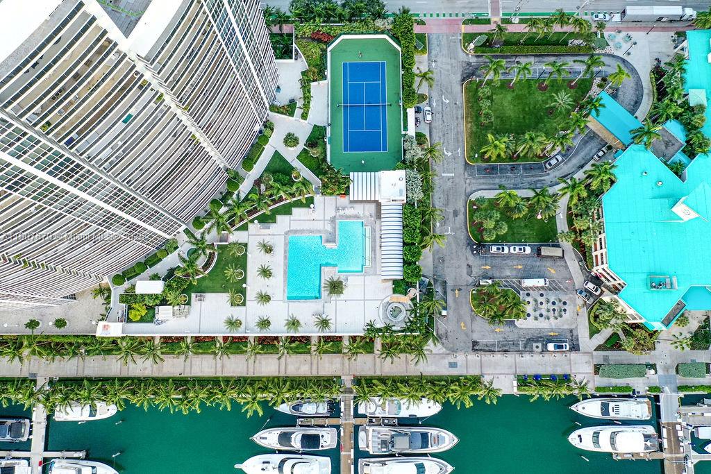 400 Alton Rd #TH-3M Miami Beach, FL 33139