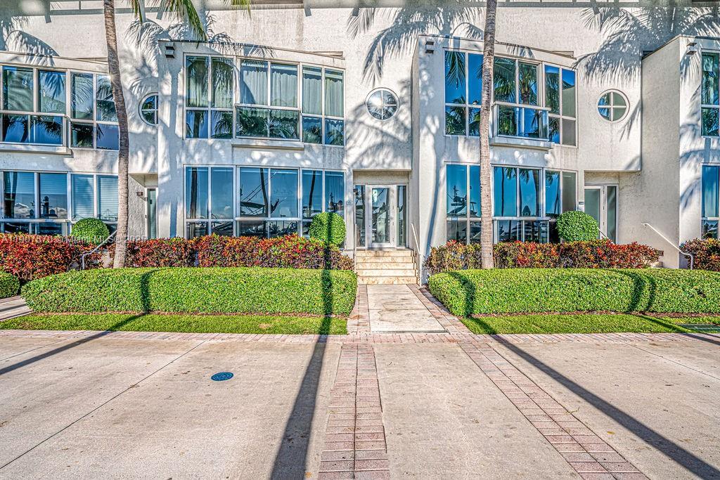 400 Alton Rd #TH-3M Miami Beach, FL 33139