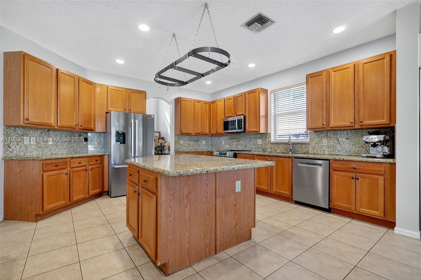 1351 NW 139th Ave Pembroke Pines, FL 33028