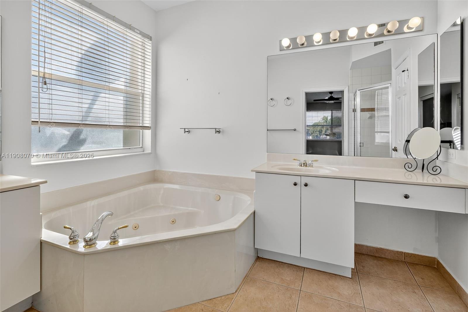 1351 NW 139th Ave Pembroke Pines, FL 33028