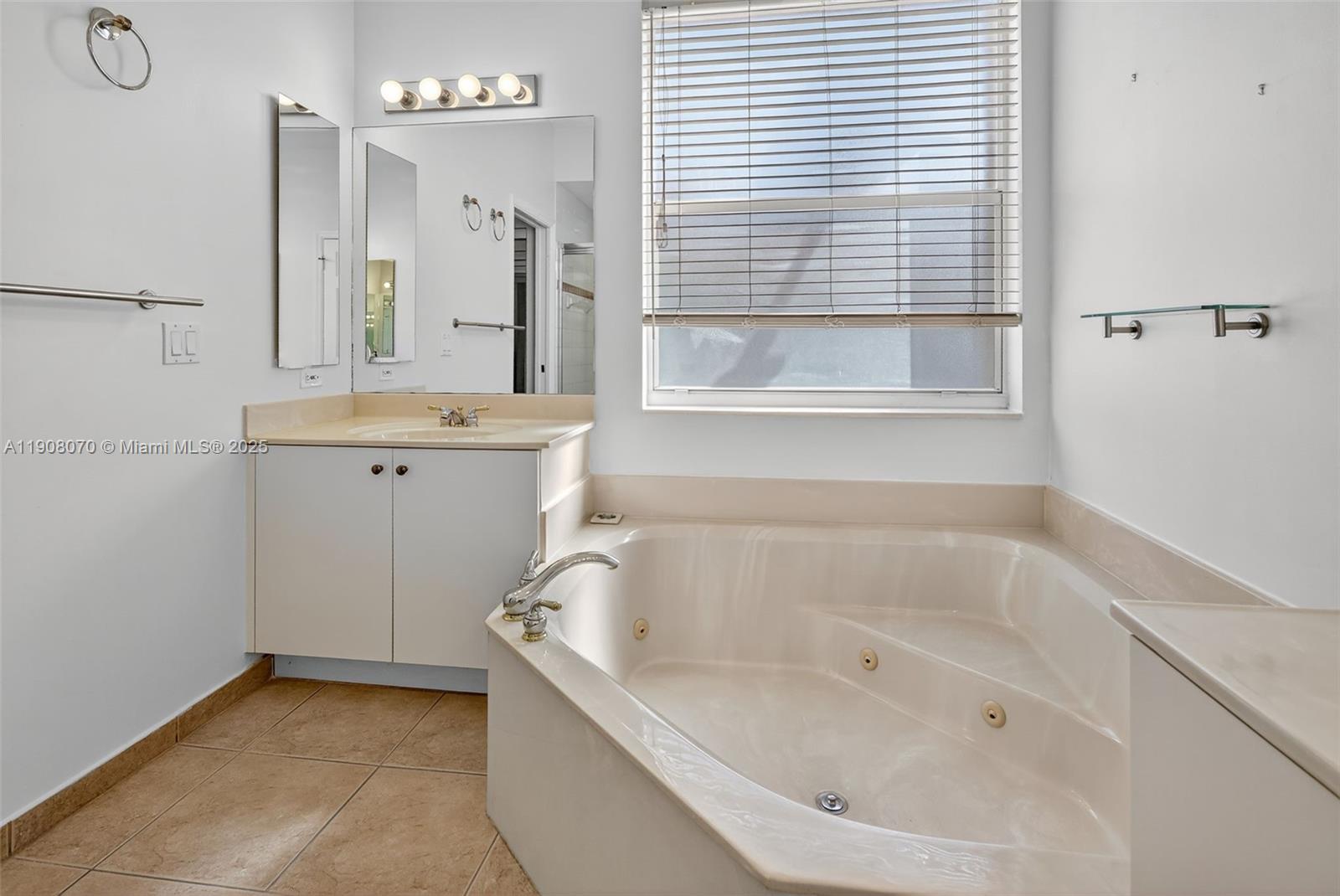 1351 NW 139th Ave Pembroke Pines, FL 33028