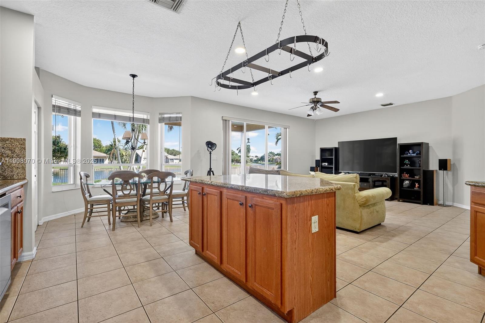 1351 NW 139th Ave Pembroke Pines, FL 33028