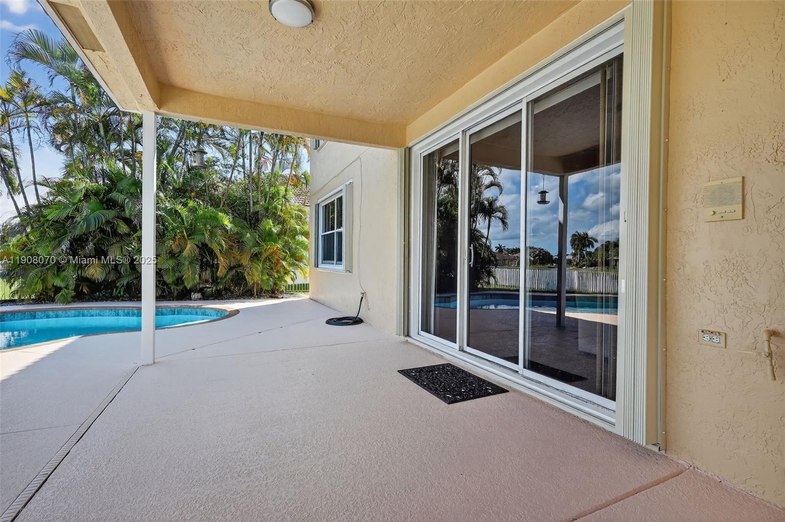 1351 NW 139th Ave Pembroke Pines, FL 33028