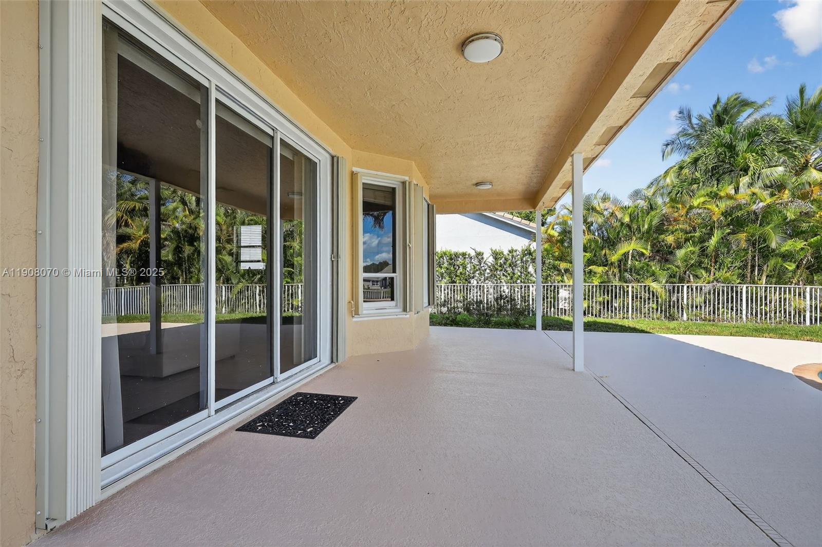 1351 NW 139th Ave Pembroke Pines, FL 33028