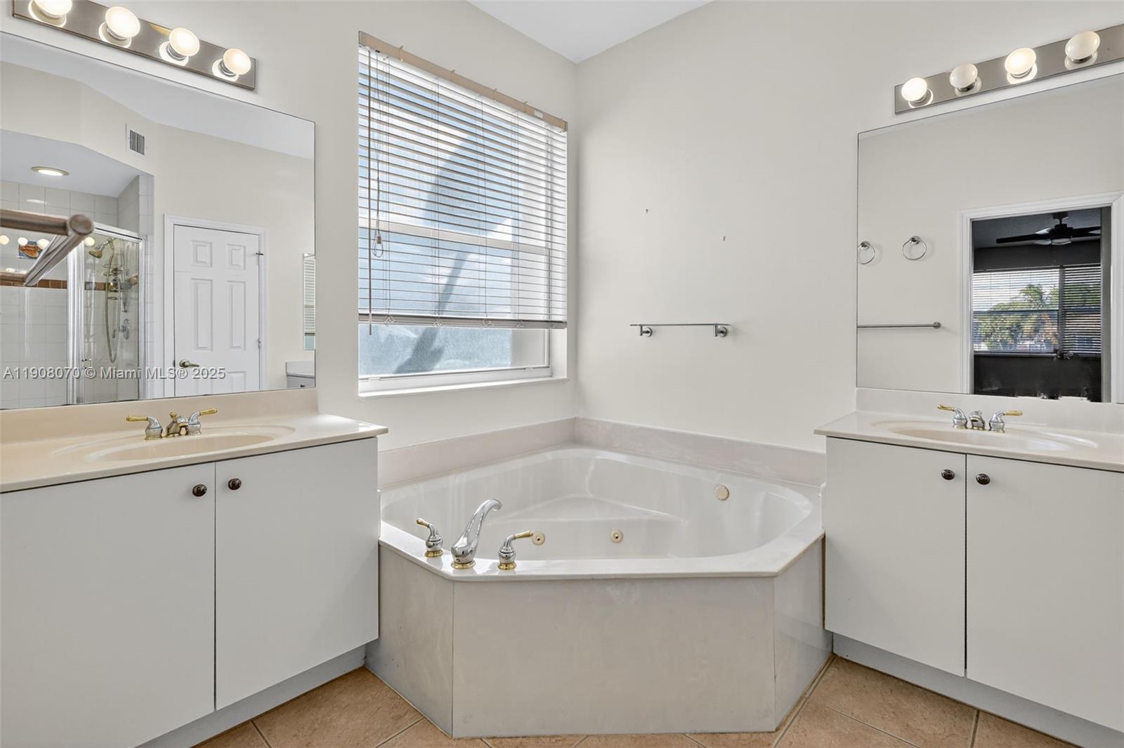 1351 NW 139th Ave Pembroke Pines, FL 33028