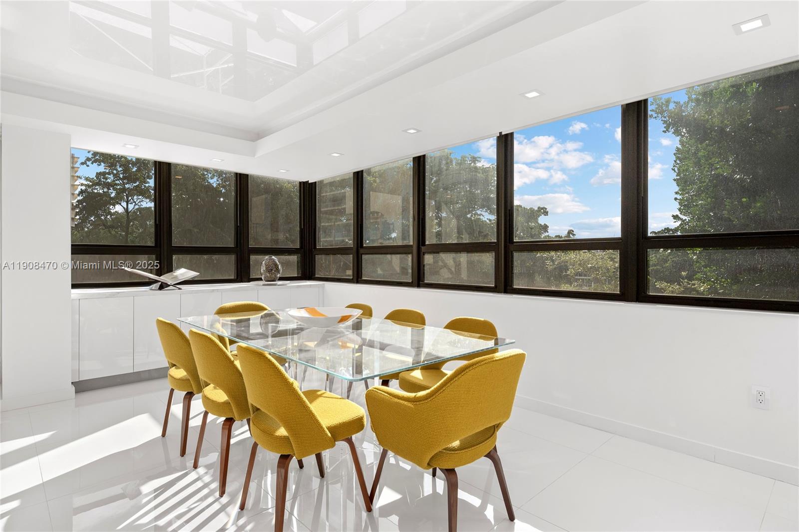 10205 Collins Ave #201 Bal Harbour, FL 33154