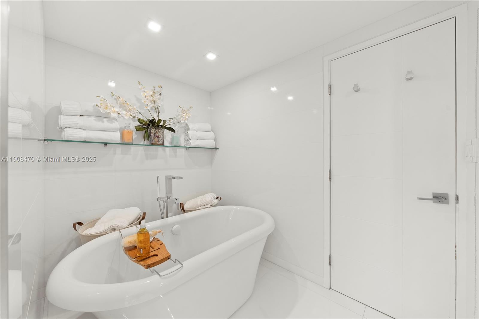 10205 Collins Ave #201 Bal Harbour, FL 33154