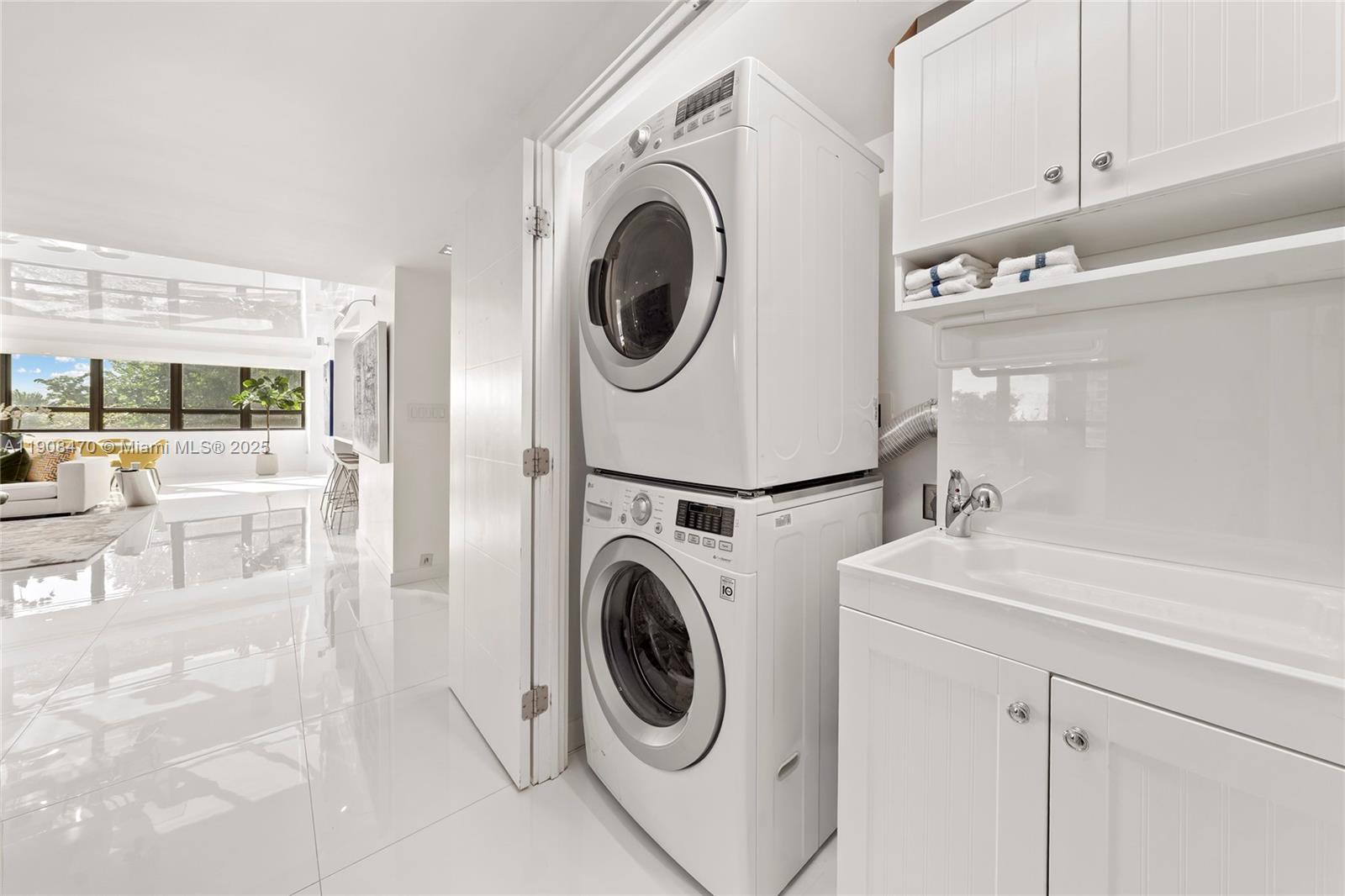 10205 Collins Ave #201 Bal Harbour, FL 33154